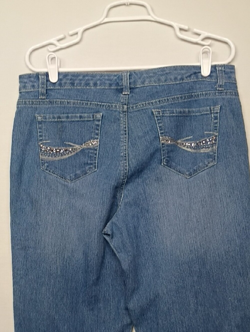 Hannah Women's Straight-Leg Jeans in Medium Blue - Picture 5 of 6